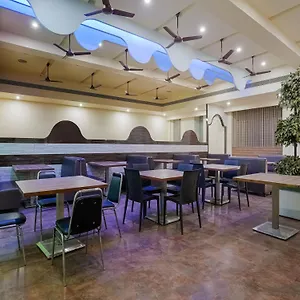 **** Hotel Aerotech Plaza India